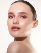 Danessa Myricks Beauty Colorfix Mattes multifunkcionális smink a szemre az ajkakra és az arcra árnyalat Latte 10 ml