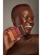 Danessa Myricks Beauty Dewy Cheek & Lip Palette multifunkciós arc paletta az arcra árnyalat Dew It Undercover 25 g
