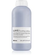 Davines Essential Haircare LOVE Smoothing Conditioner kisimító kondicionáló a rakoncátlan és töredezett hajra 1000 ml
