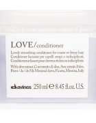 Davines Essential Haircare LOVE Smoothing Conditioner kisimító kondicionáló a rakoncátlan és töredezett hajra 250 ml
