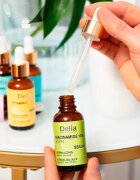 Delia Cosmetics Niacinamide 10% + zinc regeneráló szérum arcra nyakra és dekoltázsra 30 ml