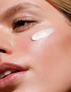 Dr. Hauschka Make-Up Illuminating Fluid folyékony bőrélénkítő 30 ml