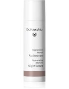 Dr. Hauschka Regeneration Intensive éjszakai szérum a ráncok ellen 30 ml