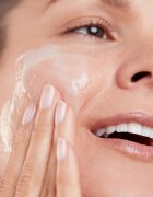 Elemis Dynamic Resurfacing Facial Wash tisztító gél kisimító hatással 30 ml