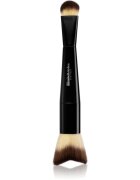 Elizabeth Arden Dual End Foundation Brush ecset az alapozó alkalmazására 1 db