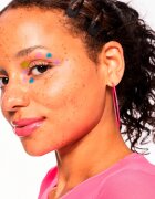 essence BABY GOT HOLO GLOW bőrélénkítő ceruza árnyalat 10 Holy Apricotly 5 g