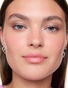 essence BLUR NUDE szemhéjfesték ceruza árnyalat 06 Iced Mocha 1.2 g