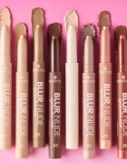 essence BLUR NUDE szemhéjfesték ceruza árnyalat 06 Iced Mocha 1.2 g