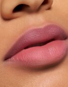 essence Blur Soufflé mattító folyékony rúzs árnyalat 09 Ghost Typing 3.6 ml