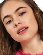 essence Blur Soufflé mattító folyékony rúzs árnyalat 09 Ghost Typing 3.6 ml