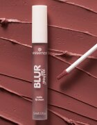 essence Blur Soufflé mattító folyékony rúzs árnyalat 10 Status Toast 3.6 ml