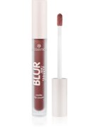 essence Blur Soufflé mattító folyékony rúzs árnyalat 12 Soft Launch 3.6 ml