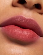essence Blur Soufflé mattító folyékony rúzs árnyalat 12 Soft Launch 3.6 ml