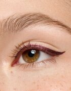 essence COLOUR it! metál hatású folyékony szemhéjtus árnyalat 02 Dark Cherry 3 ml