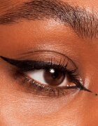 essence Eyeliner Pen szemhéjtus árnyalat 01 Black 1 ml