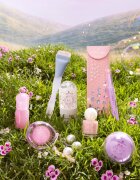 essence GLIMMER IN A BUBBLE folyékony alapozó bázis a ragyogó bőrért árnyalat 01 Bubble Glaze 35 ml