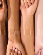 essence glow like HONEY ragyogást adó primer géles textúrájú 30 ml