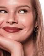 essence Hydra Kiss ajakszínező árnyalat 05 Chocolate Brown 4 ml