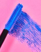 essence I LOVE EXTREME dúsító szempillaspirál árnyalat Blue 12 ml