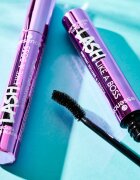 essence Lash Like a Boss dúsító hosszabbító szempillaspirál mely szétválasztja a pillákat árnyalat Ultra Black 95 ml