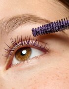 essence Lash PRINCESS Műszempilla hatású szempillaspirál árnyalat Purple 12 ml
