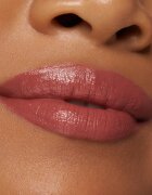 essence satin GLOW krémes rúzs szatén finish-el árnyalat 01 Whole Latte Love 3.5 g