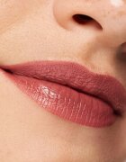 essence satin GLOW krémes rúzs szatén finish-el árnyalat 05 Chai There! 3.5 g