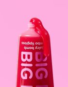 essence Say It With Juicy Big Hug ajakfény árnyalat 01 Poppin' Pomegranate 30 ml