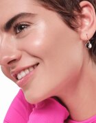 essence Soft Touch krémes élénkítő készítmény púderes hatással árnyalat 10 soft gaze 4 g