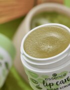 essence Sugar Scrub szájpeeling 02 Matcha Latte 9 g