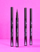 essence Super Fine Liner Pen széles applikátorú szemhéjtus 1 ml