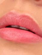 essence TINTED kiss hidratáló ajakfény árnyalat 03 4 ml