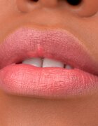 essence TINTED kiss hidratáló ajakfény árnyalat 03 4 ml