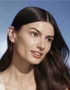 Estée Lauder Futurist SkinTint Serum Foundation With Botanical Oil Infusion SPF 20 ápoló alapozó SPF 20 árnyalat 2C3 Fresco 30 ml