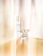 Estée Lauder Revitalizing Supreme+ Bright Radiance Power Soft Milky Lotion gyengéd hidratáló fluid a pattanásos bőr hibáira 100 ml