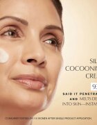 Estée Lauder Revitalizing Supreme+ Youth Power Creme nappali liftinges és feszesítő krém az élénk és kisimított arcbőrért 15 ml
