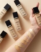 Eveline Cosmetics Wonder Match tartós folyékony alapozó hialuronsavval árnyalat 15 Natural 30 ml
