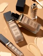 Eveline Cosmetics Wonder Match tartós folyékony alapozó hialuronsavval árnyalat 15 Natural 30 ml