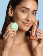 FOREO BEAR™ 2 go mikroáramos tonizáló készülék az arcra Pistachio 1 db