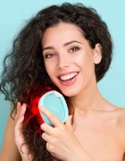 FOREO FLIP™ Play Advanced 3-in-1 fésű LED megvilágítással Ice Ice Baby 1 db