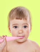 FOREO ISSA™ 4 Baby elektromos fogkefe gyermekeknek újszülöttkortól 3 éves korig Pearl Pink 1 db