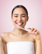 FOREO ISSA™ 4 elektromos fogkefe Pearl Pink 1 db