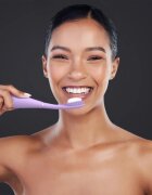 FOREO ISSA™ 4 Plus elektromos fogkefe Lavender 1 db