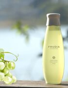Frudia Green Grape hidratáló tonik a pórusok összehúzására 195 ml