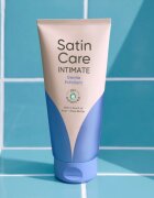 Gillette Satin Care Intimate finom hámlasztó krém a bikinivonal szőrtelenítéséhez 177 ml