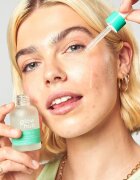Glow Hub The Glow Giver fényesítő hatású arcszérum glikolsavval 30 ml