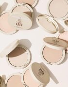 GOSH COPENHAGEN BB mattító púder árnyalat 06 Warm Beige 6.5 g