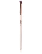 GOSH COPENHAGEN Precision Brush ecset az alap szemhéjfestékekre 1 db