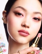 GUERLAIN KissKiss Bee Glow tápláló és hidratáló ajakbalzsam árnyalat 389 Pearly Peach 3.2 g