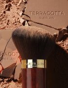 GUERLAIN Terracotta Light élénkítő bronzosító púder utántölthető árnyalat 05 Deep Warm 10 g